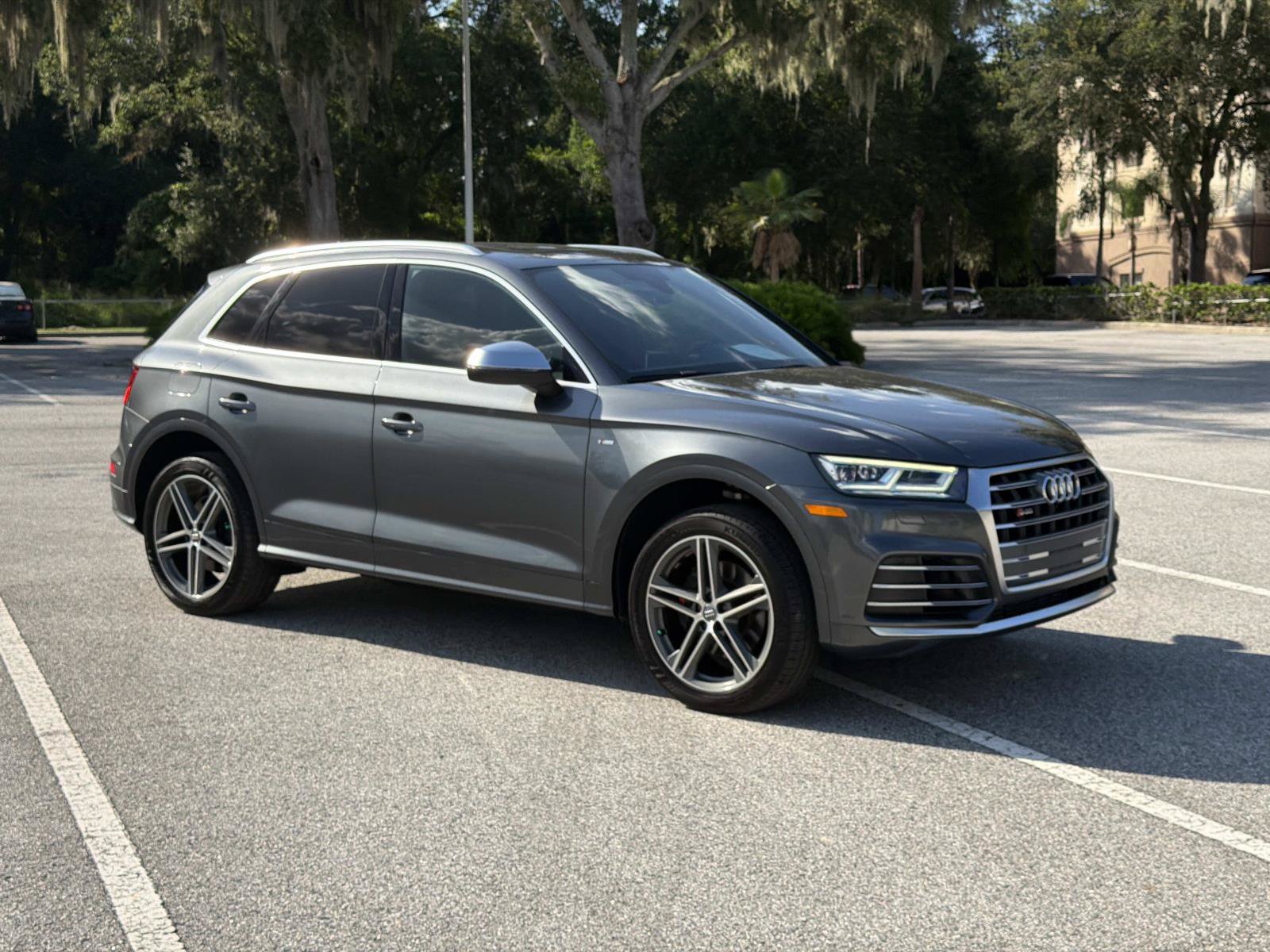 Used 2019 Audi SQ5 Premium Plus w/ Premium Plus Package AWD/4WD image 2