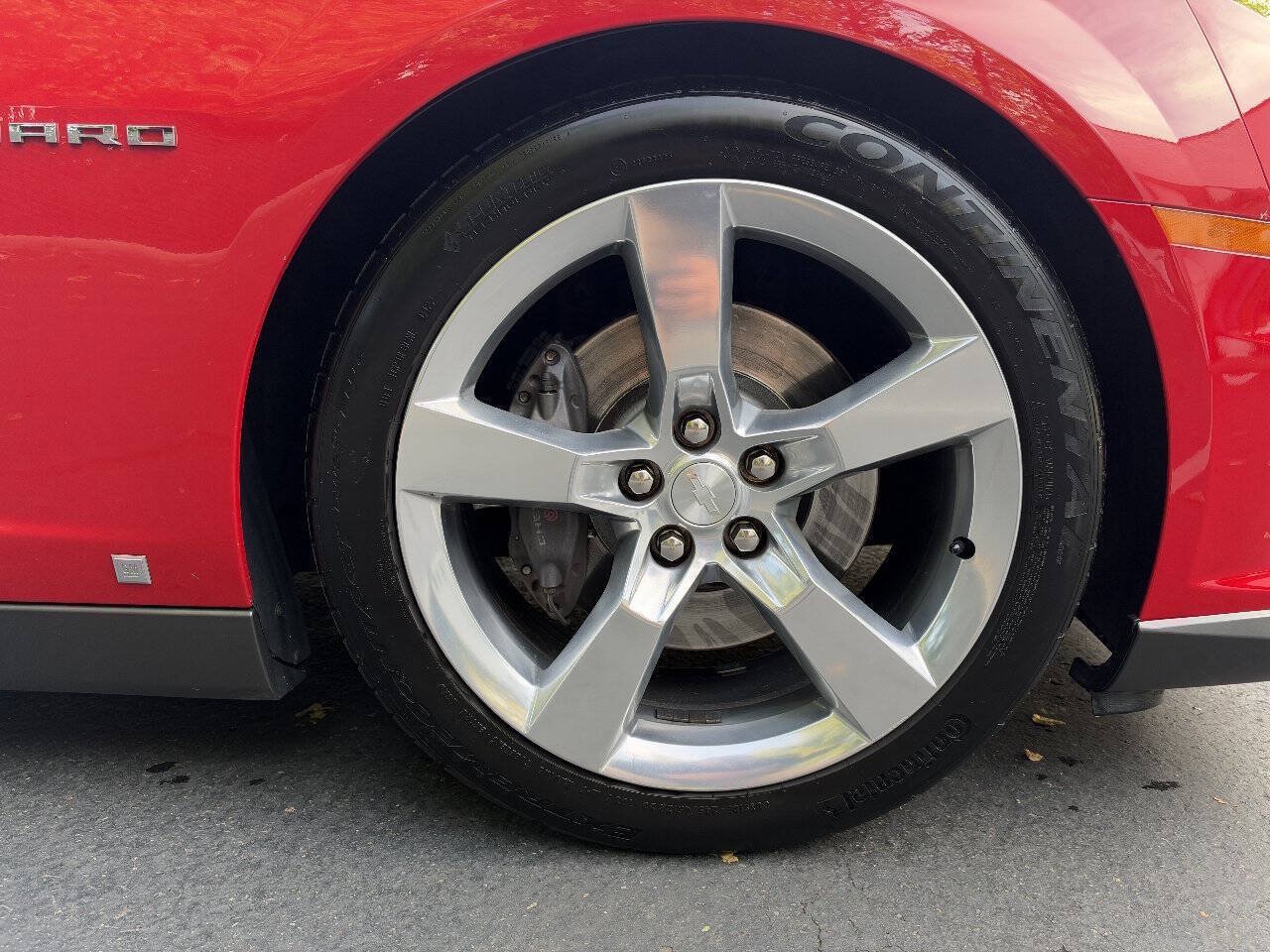Used 2010 Chevrolet Camaro SS w/ LPO, Ground Effects Package RWD image 18