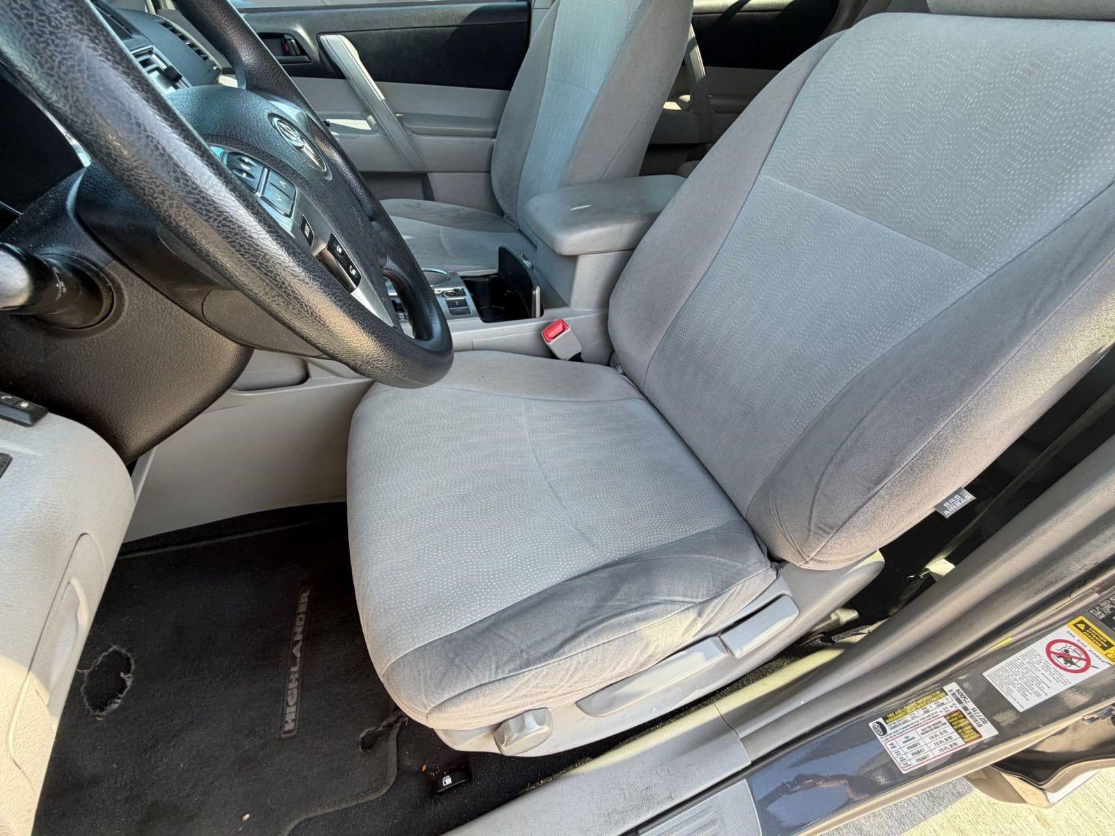 Used 2013 Toyota Highlander FWD image 5