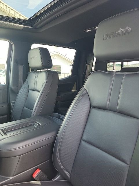 Used 2022 Chevrolet Silverado 1500 High Country w/ Technology Package AWD/4WD image 18
