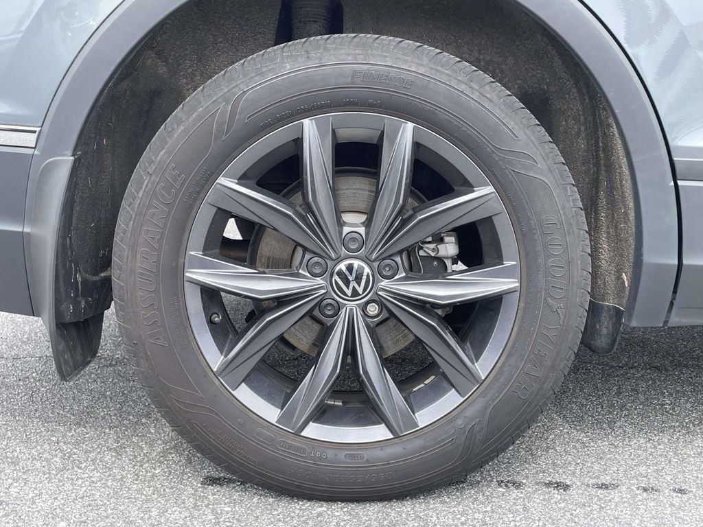 Used 2023 Volkswagen Tiguan SE image 30