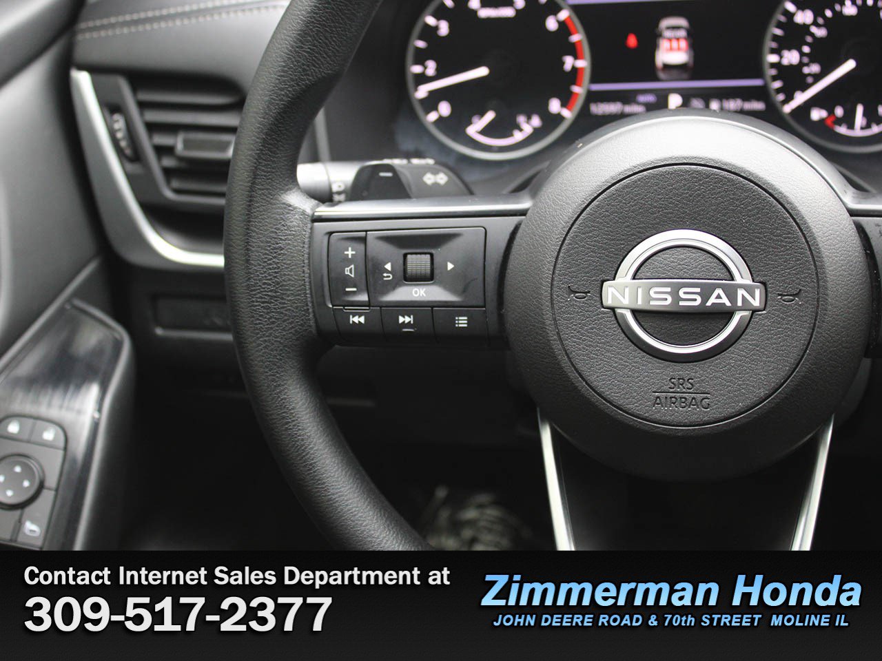 Used 2024 Nissan Rogue S image 11