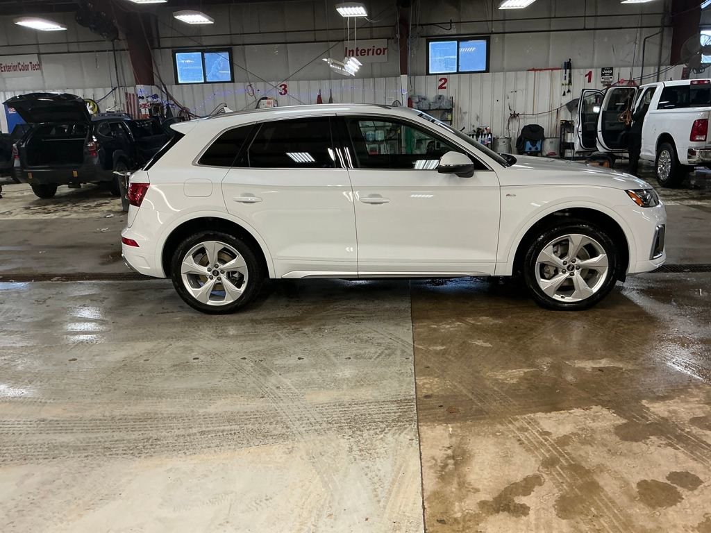 Certified 2025 Audi Q5 2.0T Premium Plus w/ Premium Plus Package AWD/4WD image 6