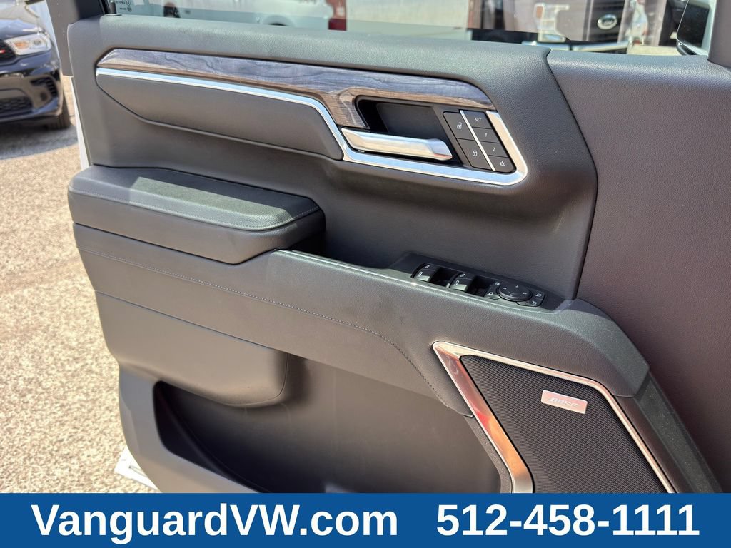 Used 2025 Chevrolet Silverado 1500 LTZ w/ Technology Package AWD/4WD image 26