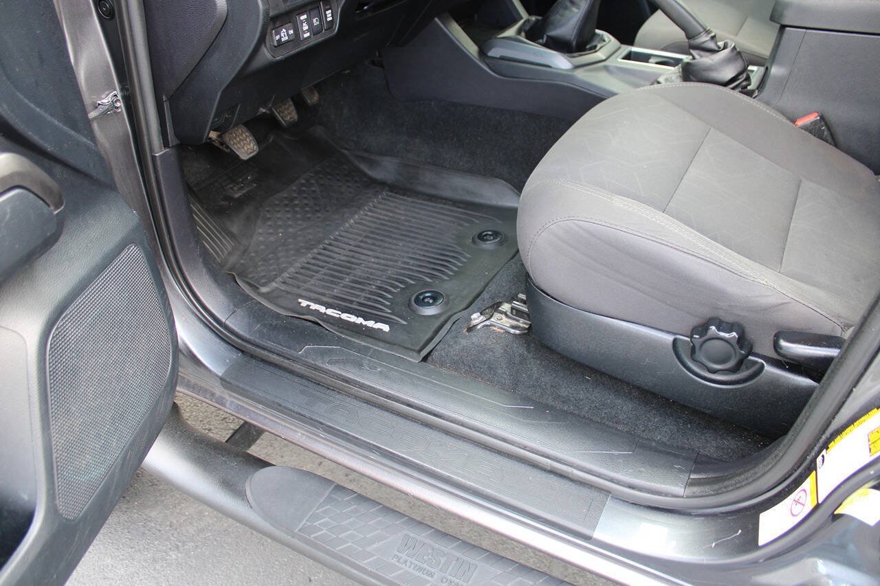 Used 2019 Toyota Tacoma TRD Sport AWD/4WD image 23