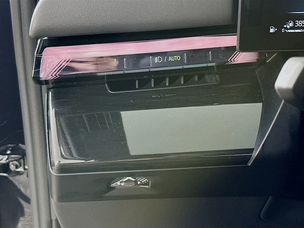 New 2026 BMW 550e xDrive w/ Executive Package image 14