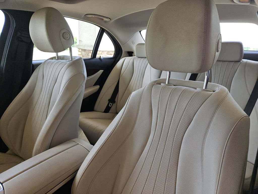 Used 2019 Mercedes-Benz E 300 4MATIC image 27