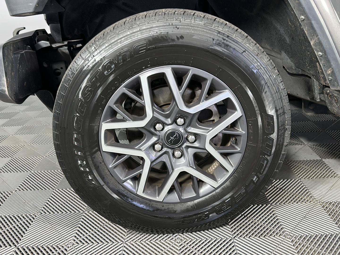 Used 2024 Jeep Wrangler Unlimited Sahara AWD/4WD image 9