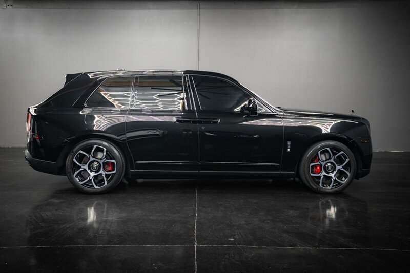 Used 2023 Rolls-Royce Cullinan Black Badge w/ Dark Exterior Package AWD/4WD image 10