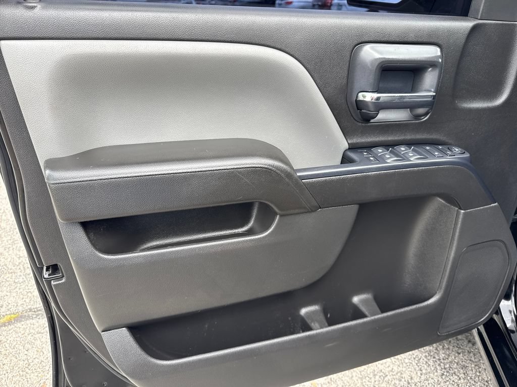 Used 2018 Chevrolet Silverado 1500 Custom w/ Custom Value Package AWD/4WD image 14