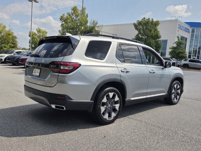 Used 2026 Honda Pilot Touring image 9
