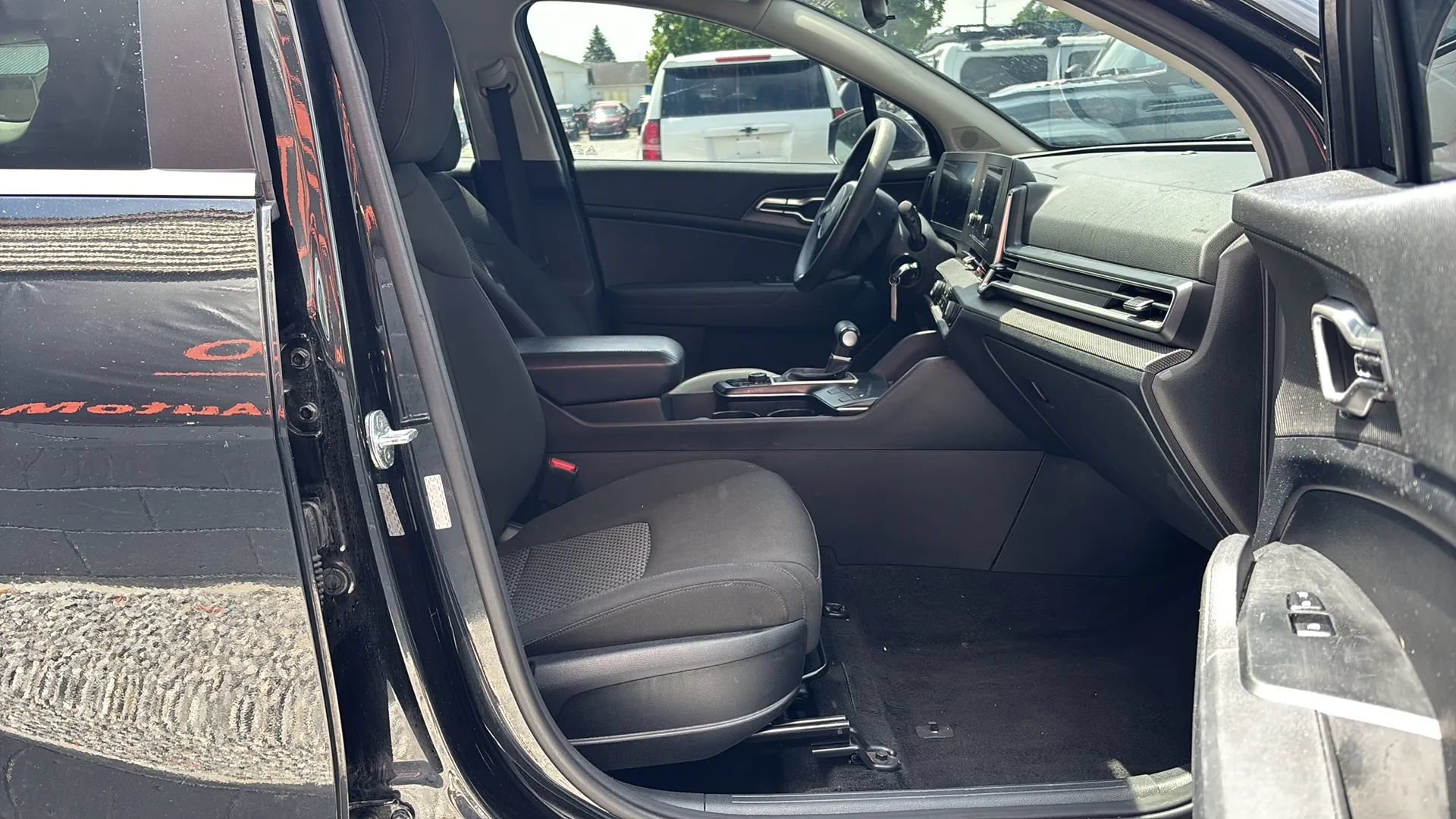 Used 2023 Kia Sportage LX AWD/4WD image 16