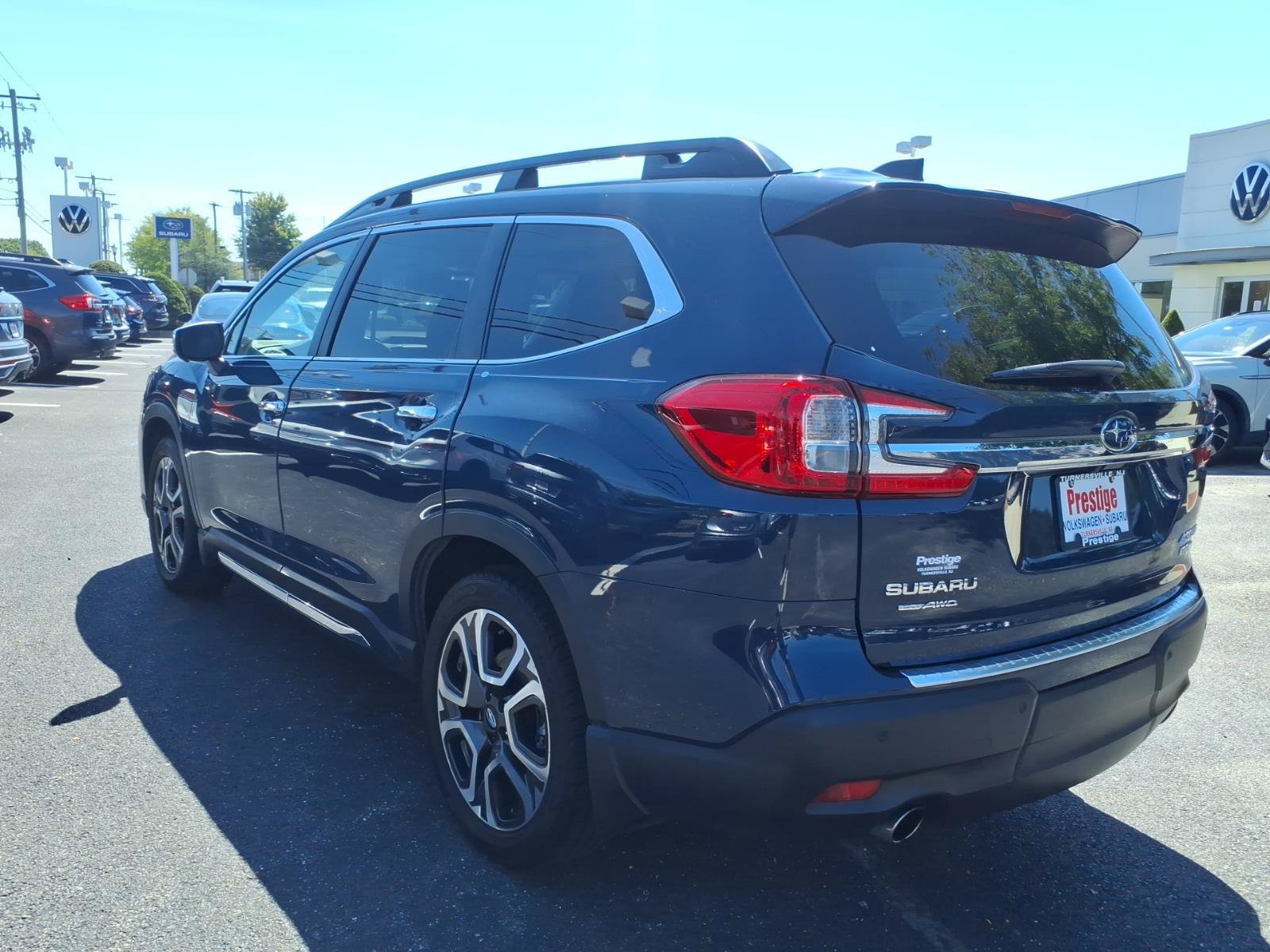 Used 2023 Subaru Ascent Touring AWD/4WD image 4