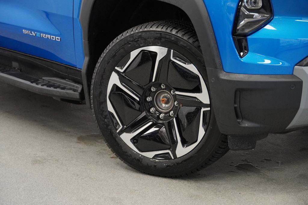 New 2026 Chevrolet Silverado EV LT AWD/4WD image 9