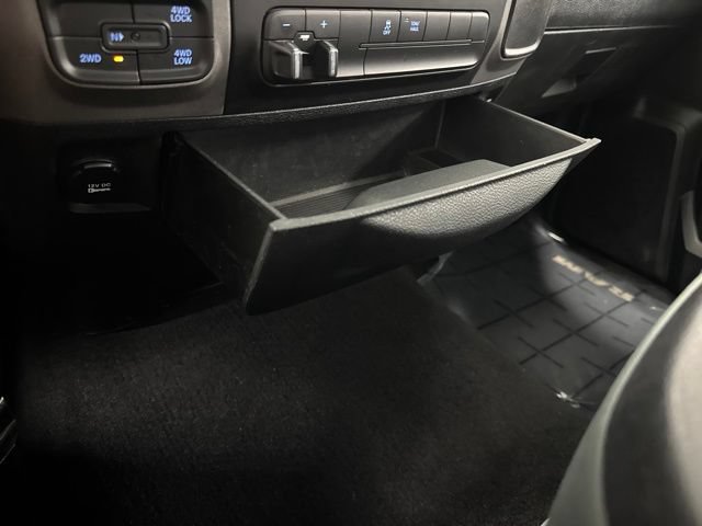 Used 2018 RAM 1500 Express AWD/4WD image 37