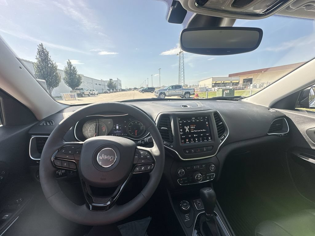 Used 2023 Jeep Cherokee Altitude Lux w/ Lux Elite Package AWD/4WD image 10
