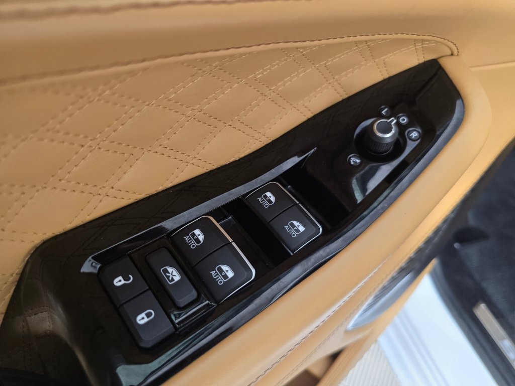 Used 2023 Jeep Grand Cherokee L Summit AWD/4WD image 21
