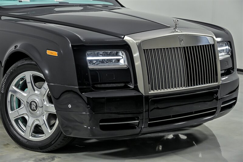 Used 2013 Rolls-Royce Phantom Drophead Coupe RWD image 2