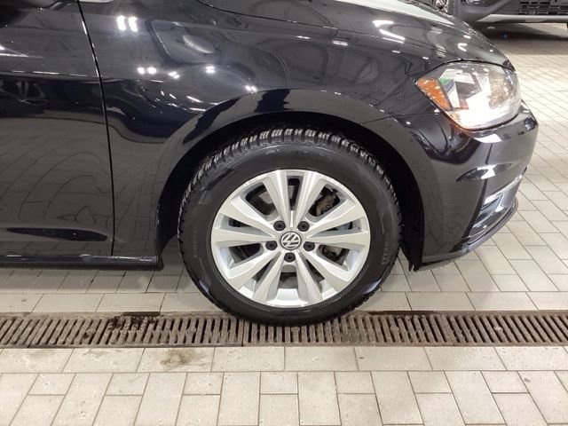 Used 2020 Volkswagen Golf 4-Door image 24