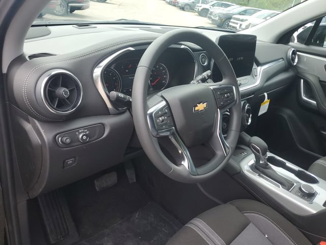 New 2026 Chevrolet Blazer LT w/ Convenience Package AWD/4WD image 18