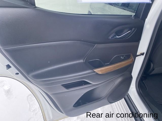 Used 2023 GMC Acadia SLE image 24