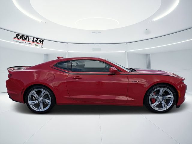 Used 2022 Chevrolet Camaro LT RWD image 2
