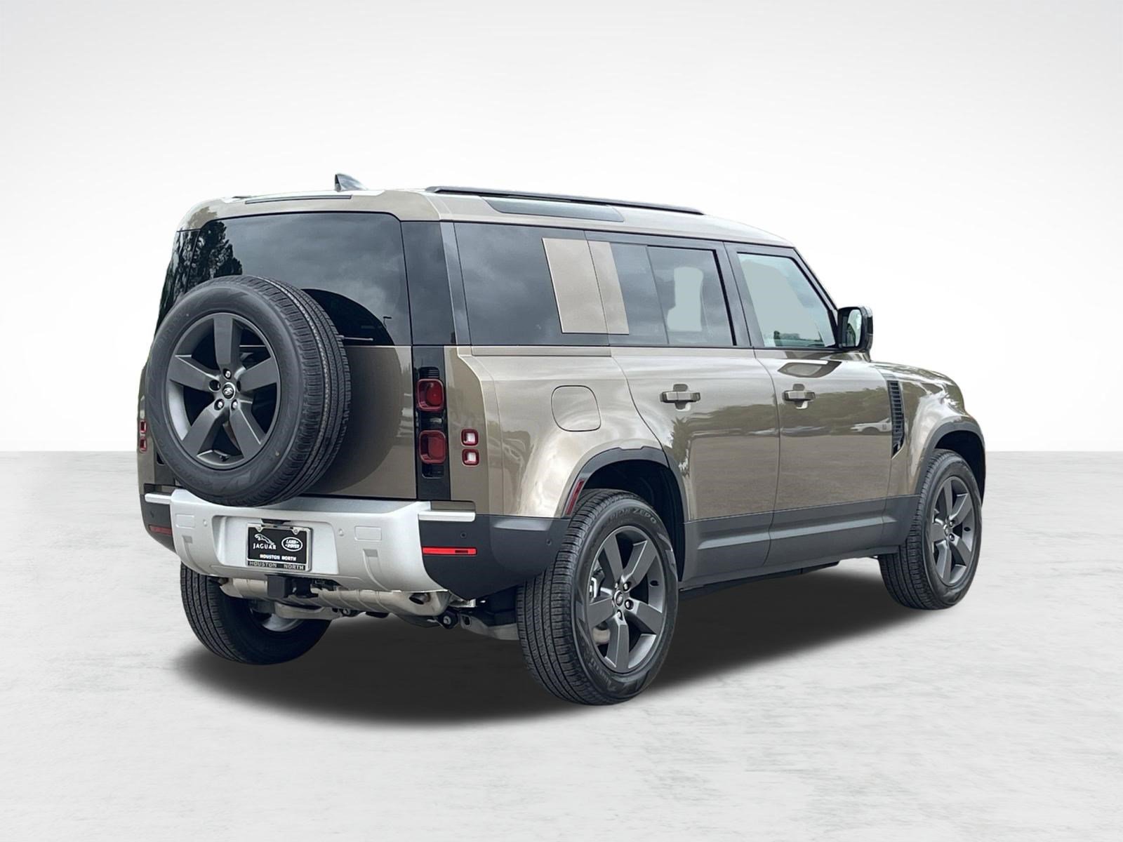 Used 2025 Land Rover Defender 110 S image 8