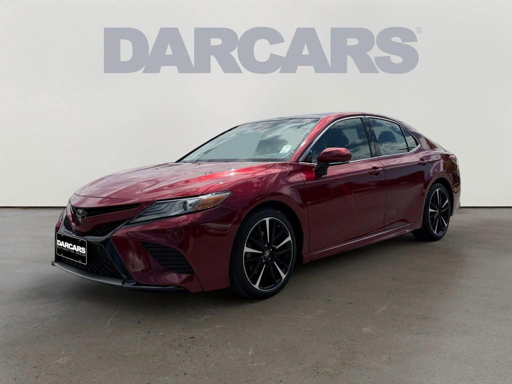 Used 2018 Toyota Camry XSE FWD image 2