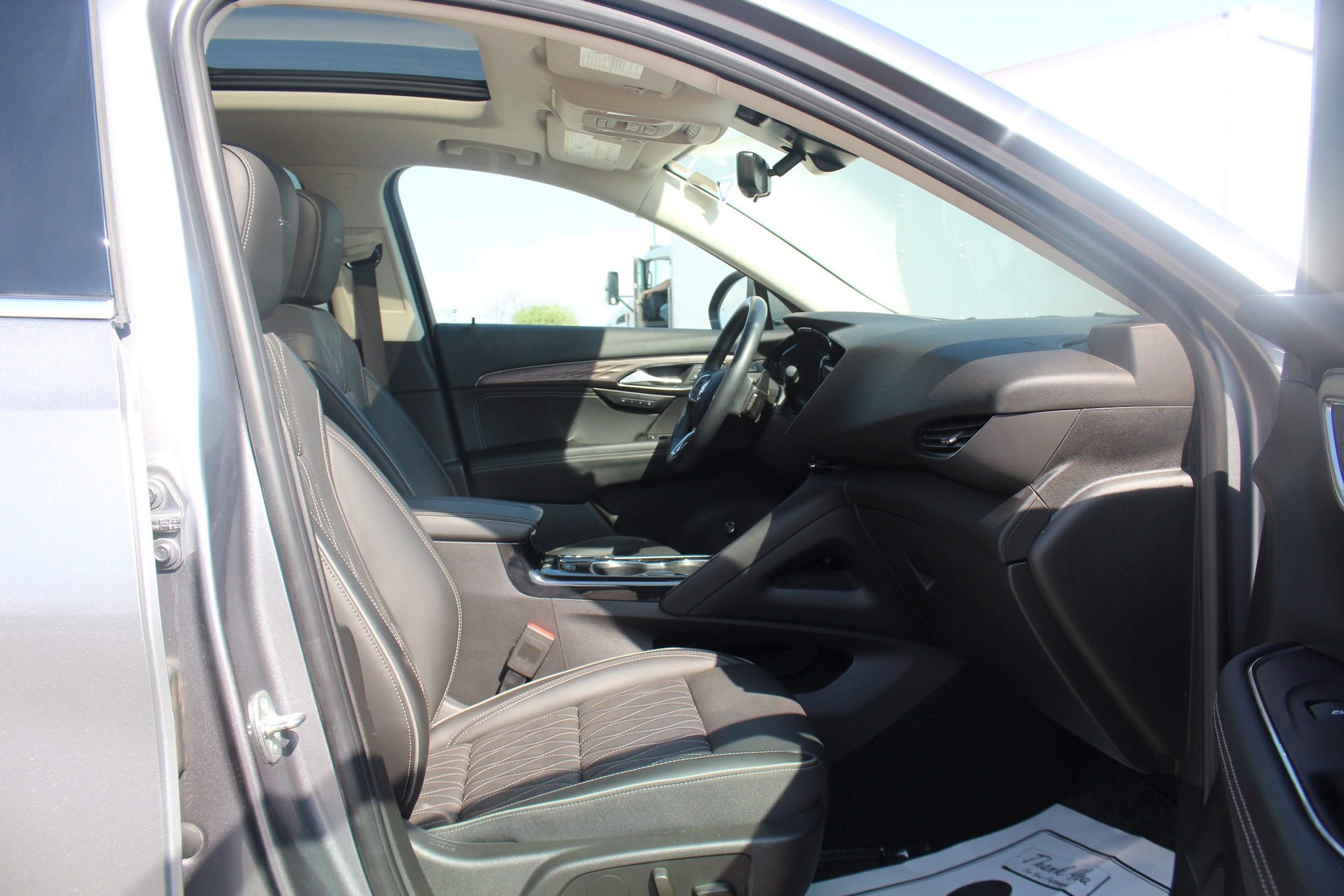 Used 2022 Buick Envision Avenir w/ Technology Package II FWD image 20
