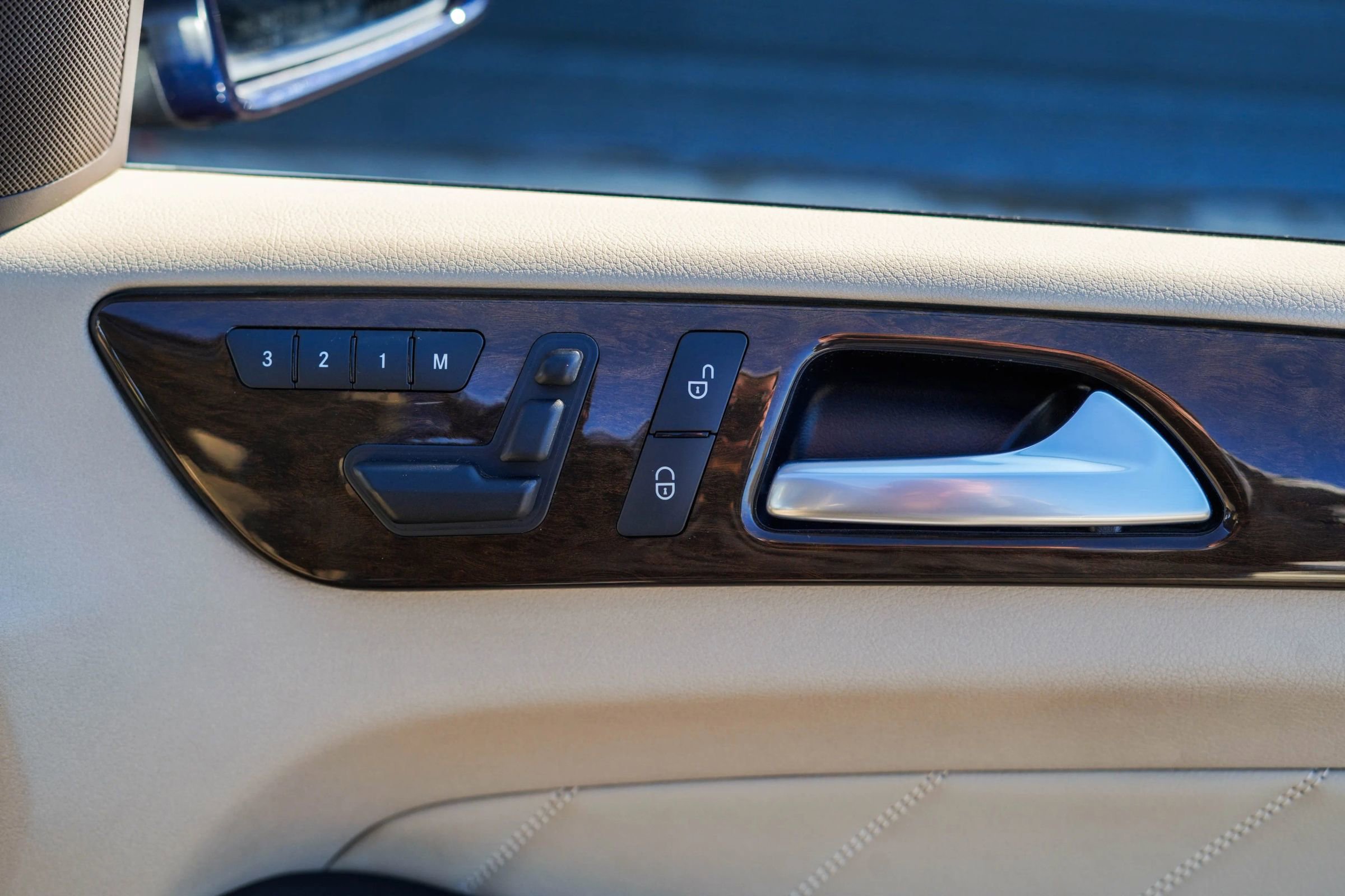 Used 2015 Mercedes-Benz GL 320 BlueTEC 4MATIC image 25