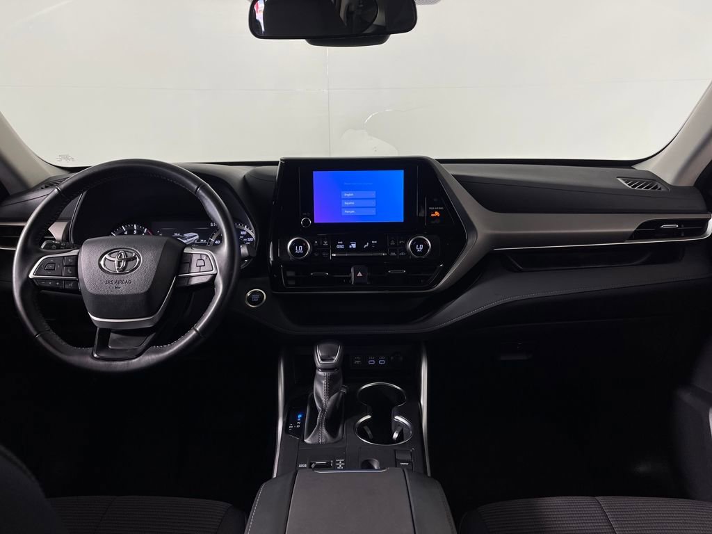 Certified 2025 Toyota Highlander LE image 14