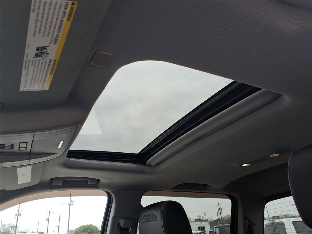 Used 2018 Chevrolet Silverado 1500 High Country image 15