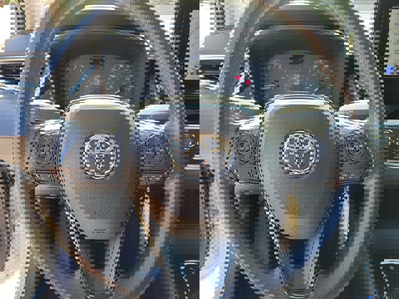 Used 2024 Toyota Corolla LE image 18