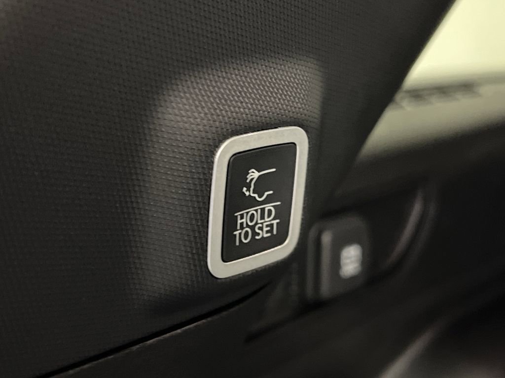 New 2025 Jeep Grand Cherokee Laredo image 10