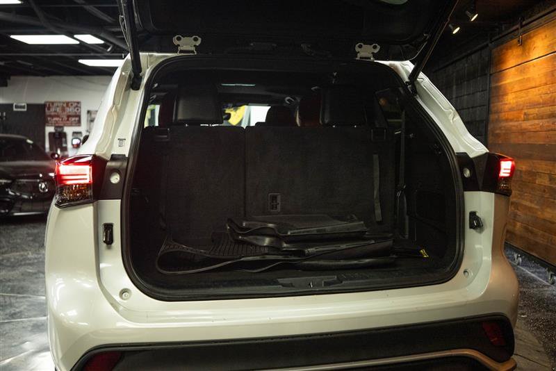 Used 2022 Toyota Highlander XSE AWD/4WD image 7