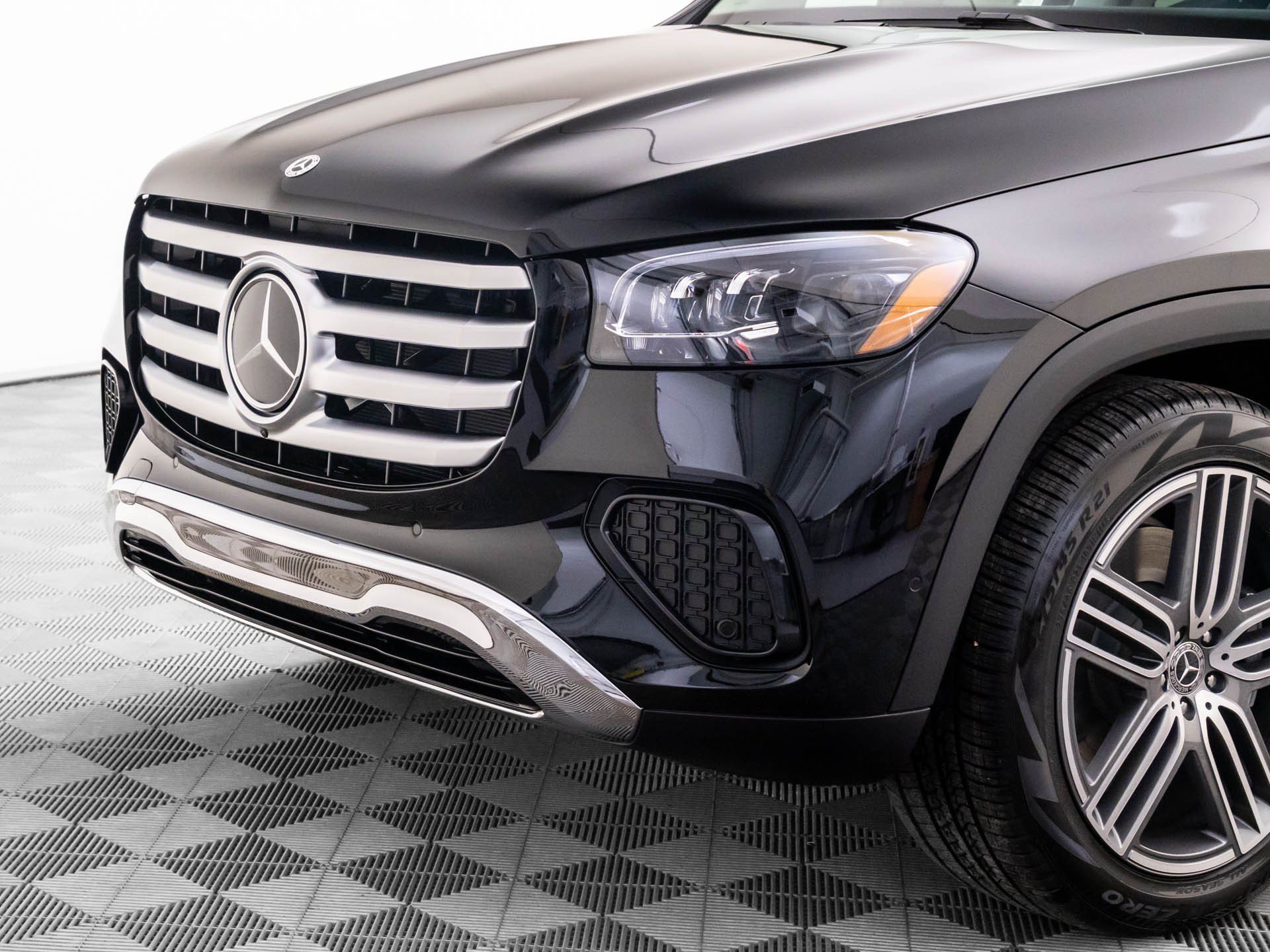 New 2026 Mercedes-Benz GLS 450 4MATIC image 41