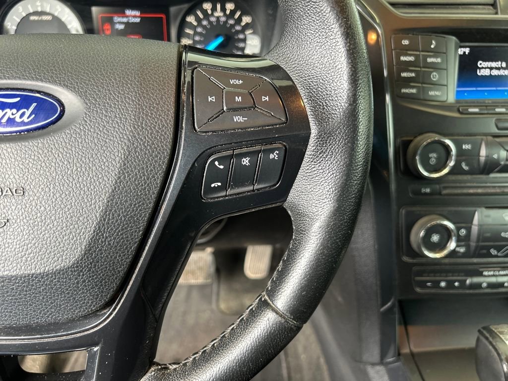 Used 2017 Ford Explorer XLT image 21