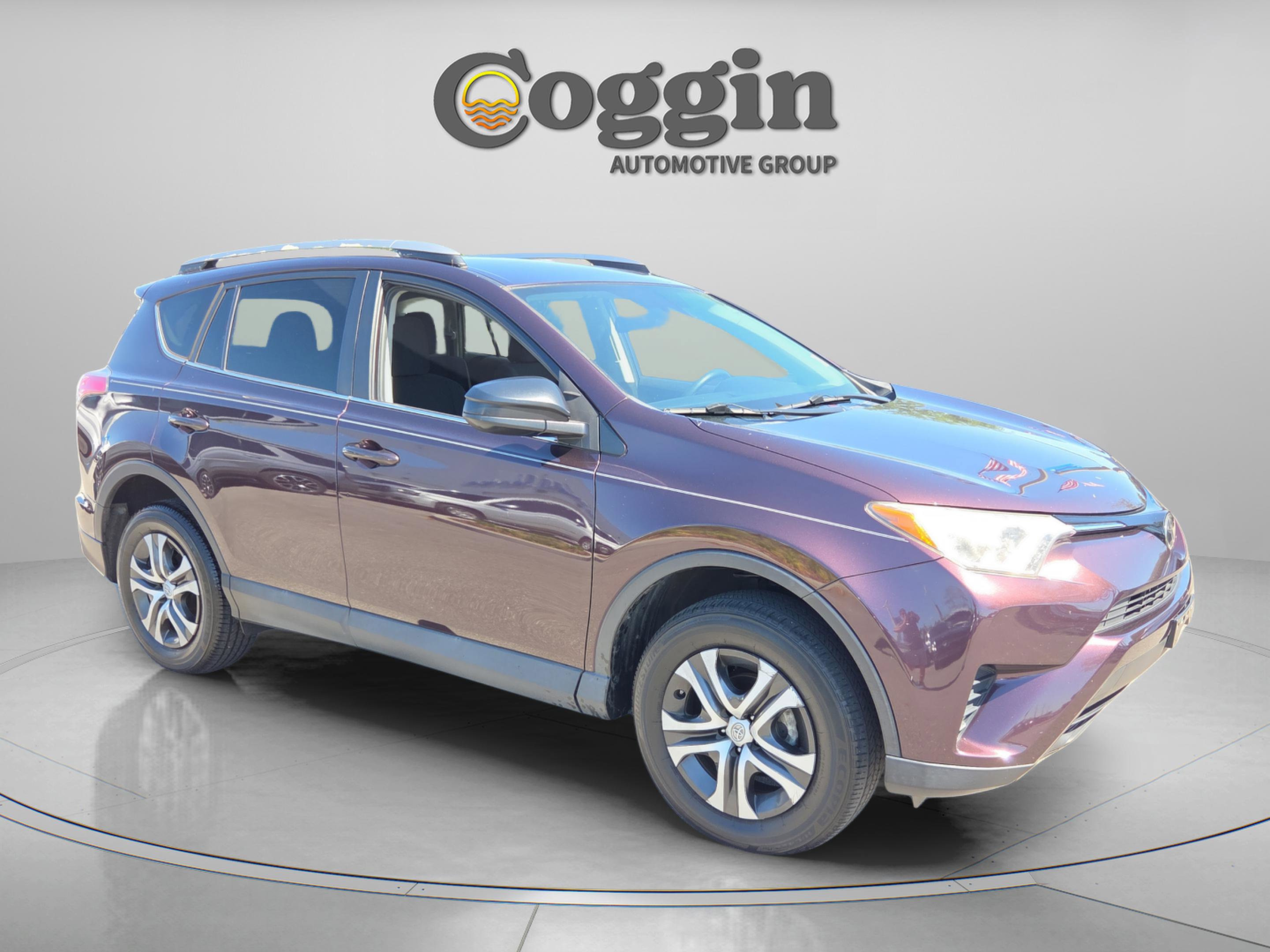 Used 2017 Toyota RAV4 LE image 7