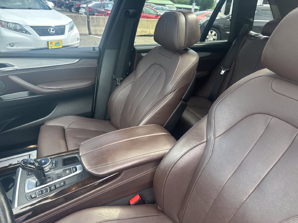Used 2015 BMW X5 xDrive50i AWD/4WD image 32