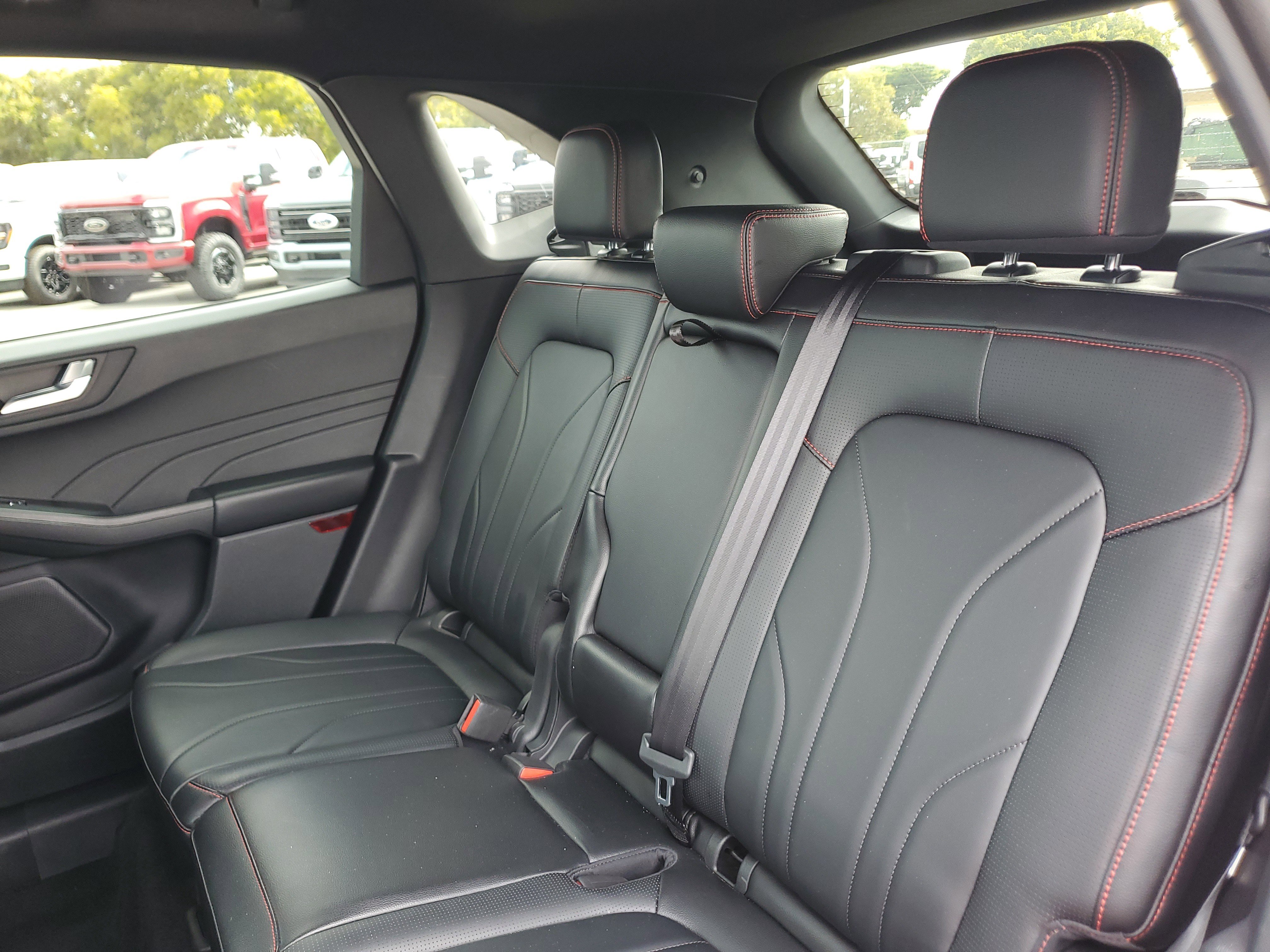 Used 2025 Ford Escape ST-Line Elite w/ Premium Technology Package image 14