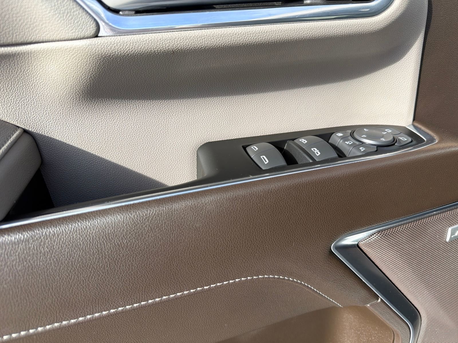 Used 2024 GMC Sierra 2500 SLT w/ SLT Premium Package image 16