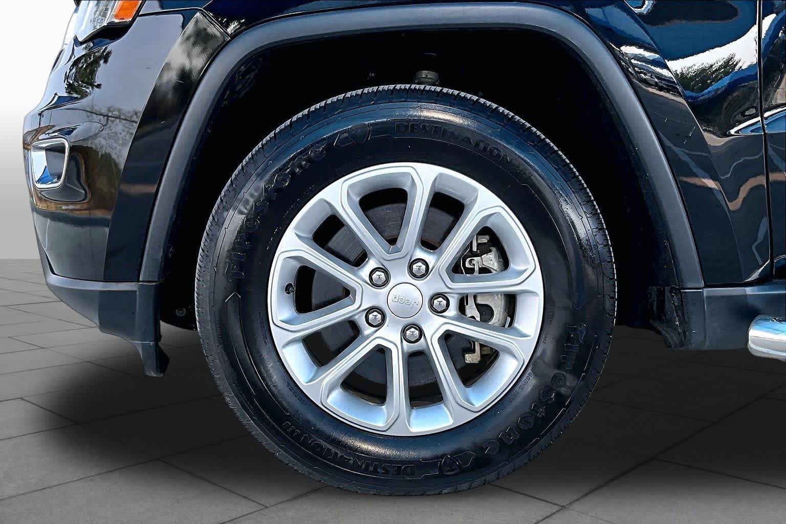 Used 2022 Jeep Grand Cherokee Laredo E w/ Security & Convenience Group AWD/4WD image 10