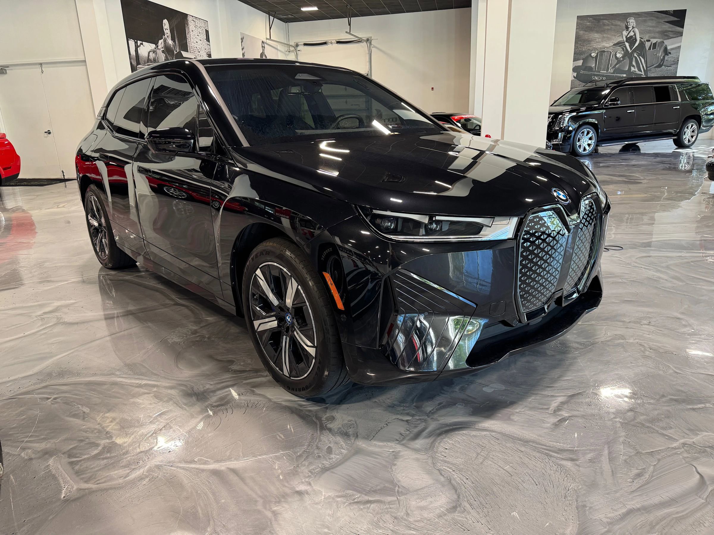 Used 2023 BMW iX xDrive50 w/ Sport Package image 1