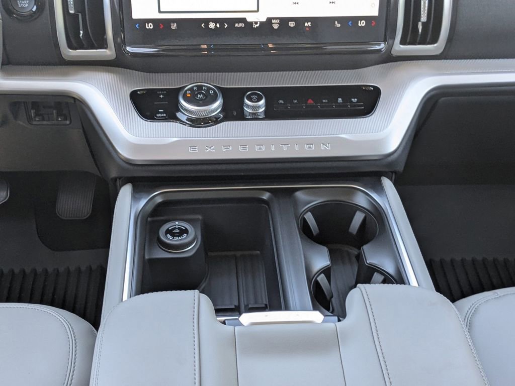 New 2026 Ford Expedition Active RWD image 21