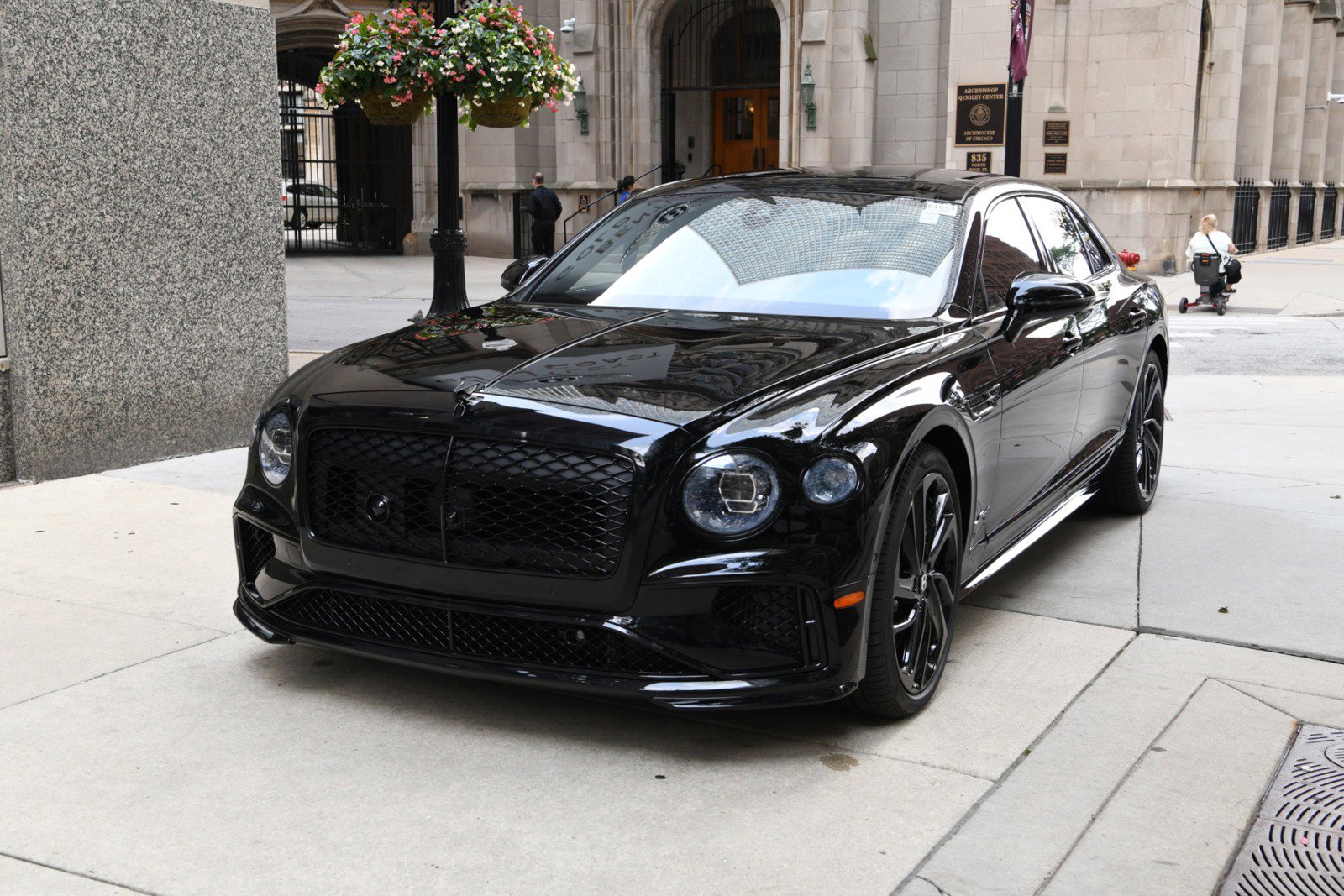 New 2025 Bentley Flying Spur Plug-In Hybrid image 1