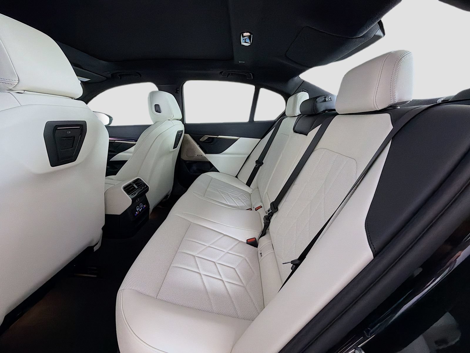 Used 2026 BMW i5 eDrive40 AWD/4WD image 26