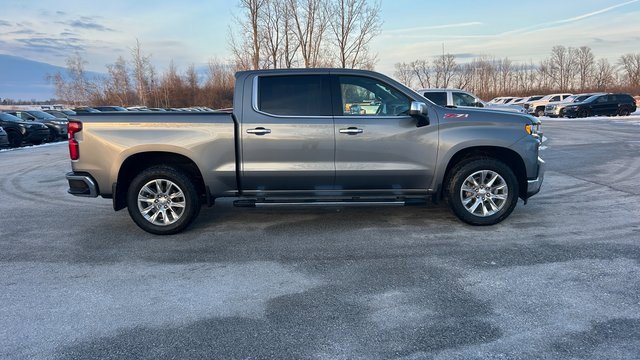 Used 2022 Chevrolet Silverado 1500 LTZ image 2