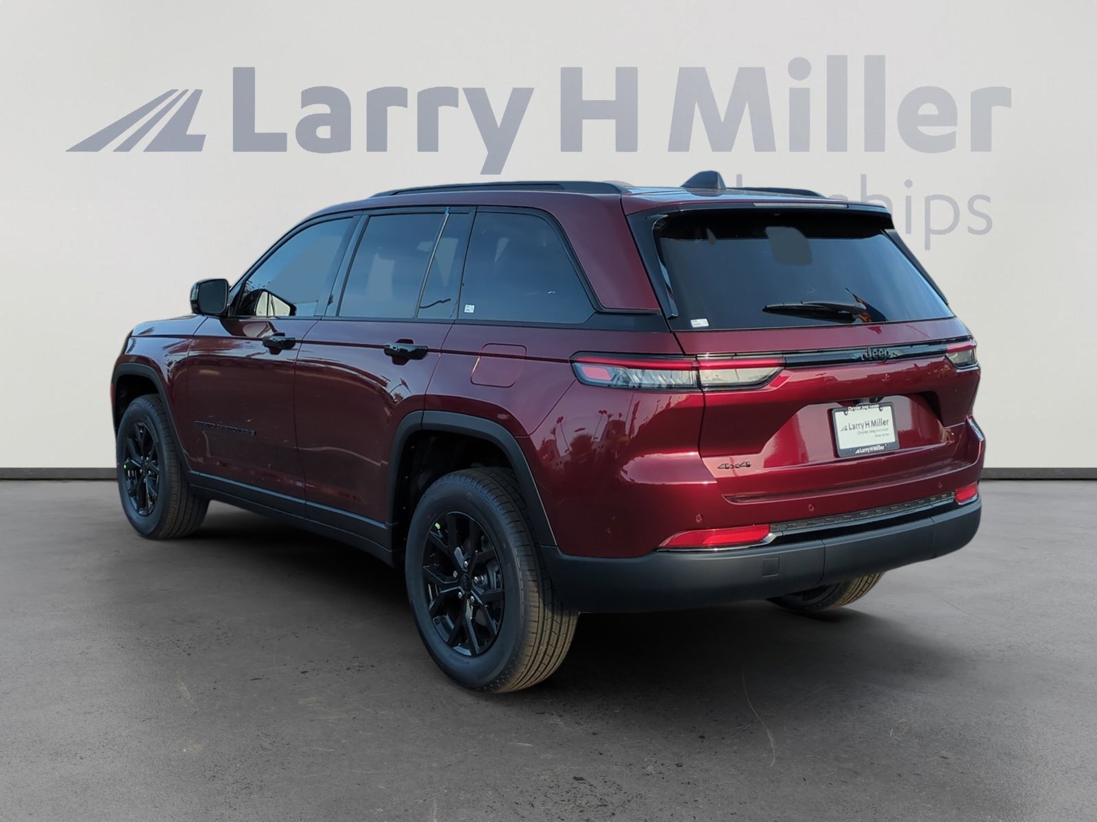 New 2025 Jeep Grand Cherokee Altitude image 3