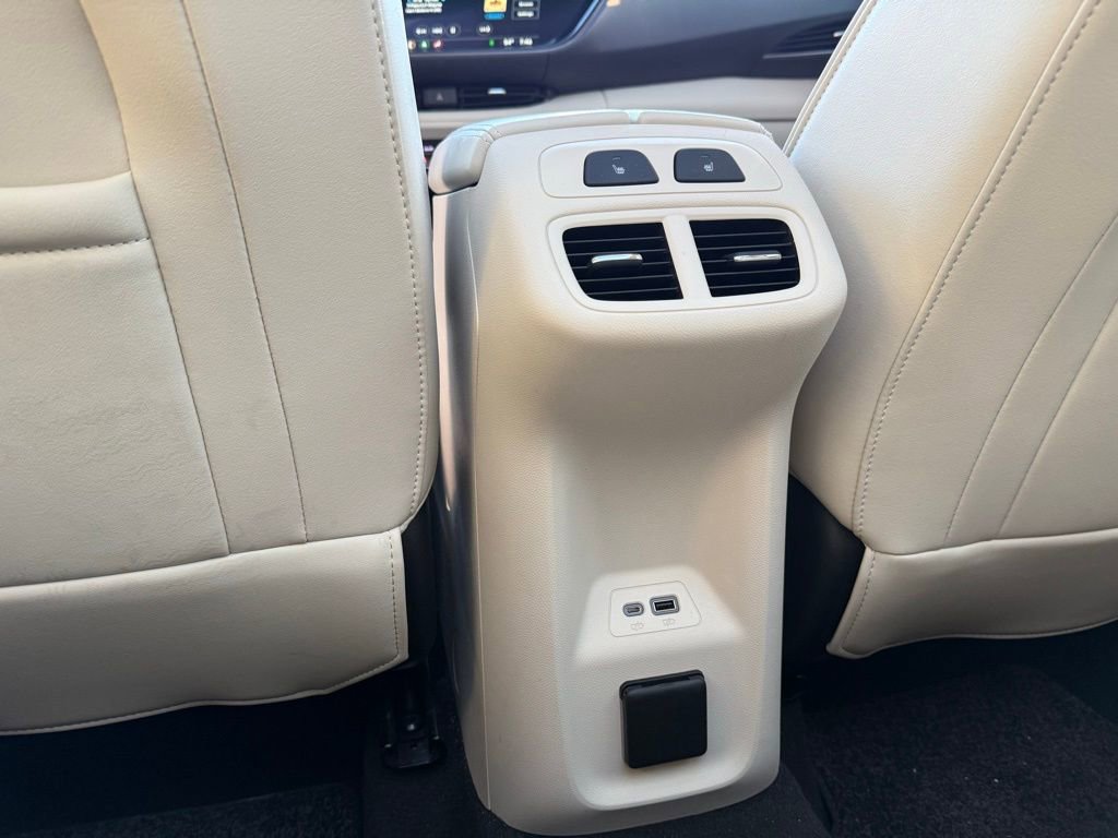 Used 2023 Buick Envision Avenir FWD image 24