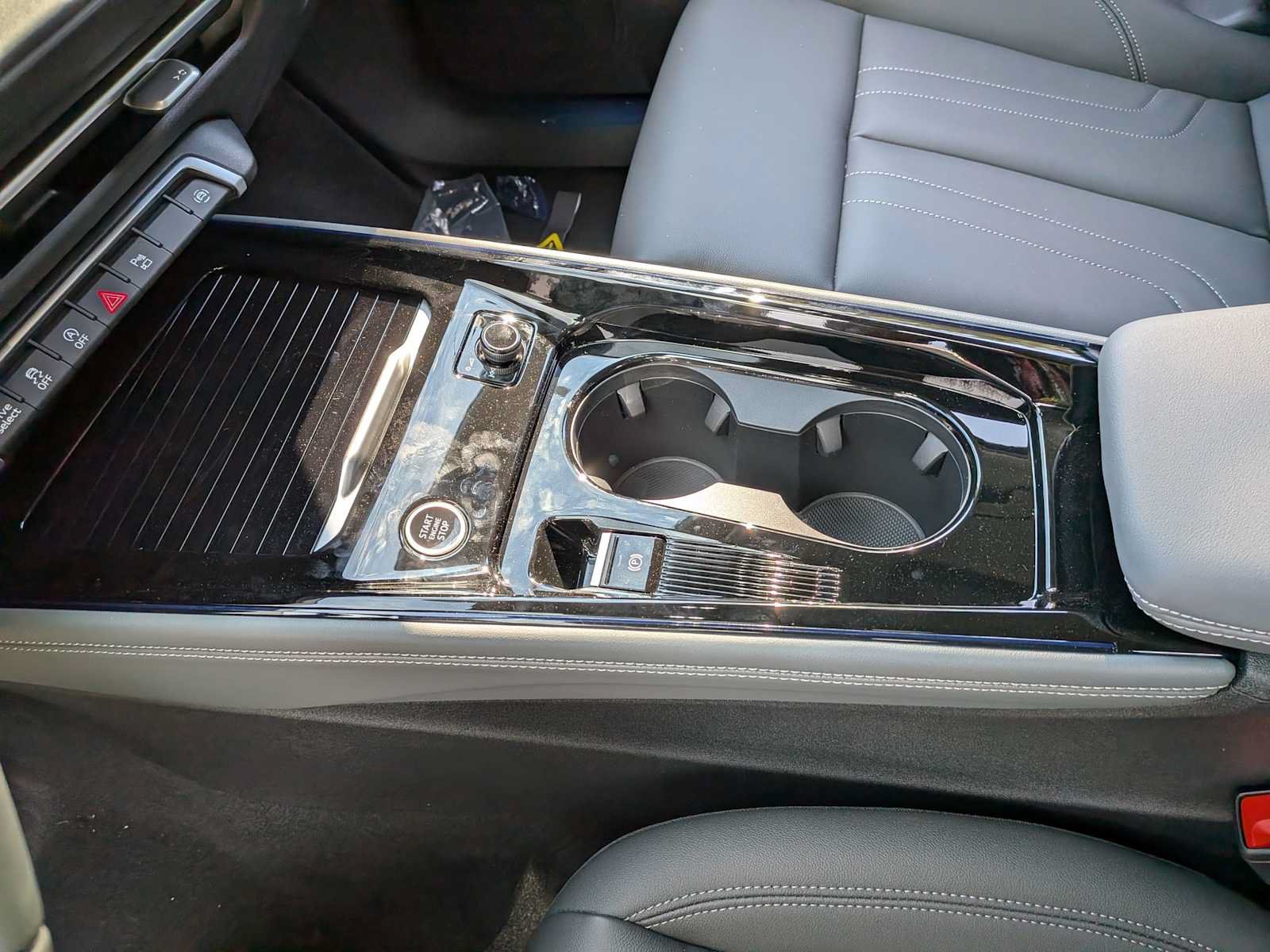 New 2026 Audi Q3 quattro 2.0T AWD/4WD image 13